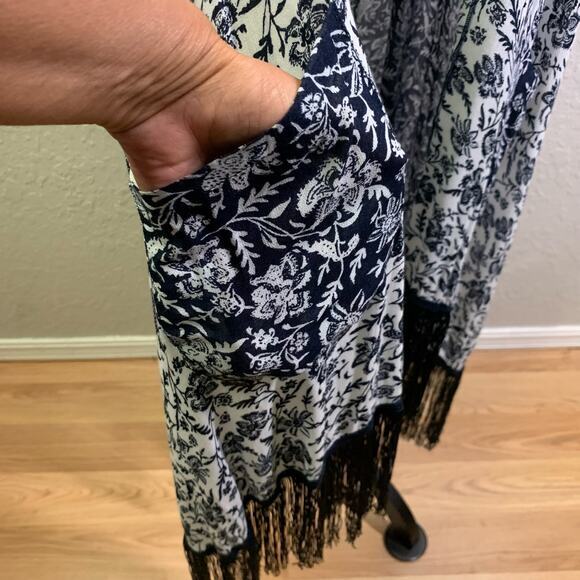 DEMOCRACY Navy Blue‎ Floral Fringe Short Sleeve Kimono Size Medium - NWT - Picture 5 of 11